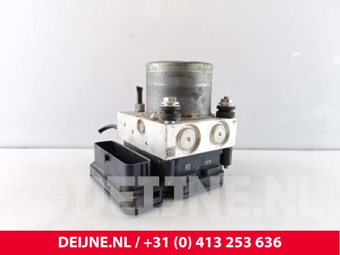 Gebruikte ABS Pomp Peugeot Partner (EA//EF/EN/EU) 1.5 BlueHDi 100 Prijs € 133,10 Inclusief btw aangeboden door van Deijne Onderdelen Uden B.V.