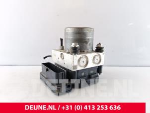 Gebruikte ABS Pomp Peugeot Partner (EA//EF/EN/EU) 1.5 BlueHDi 100 Prijs € 133,10 Inclusief btw aangeboden door van Deijne Onderdelen Uden B.V.