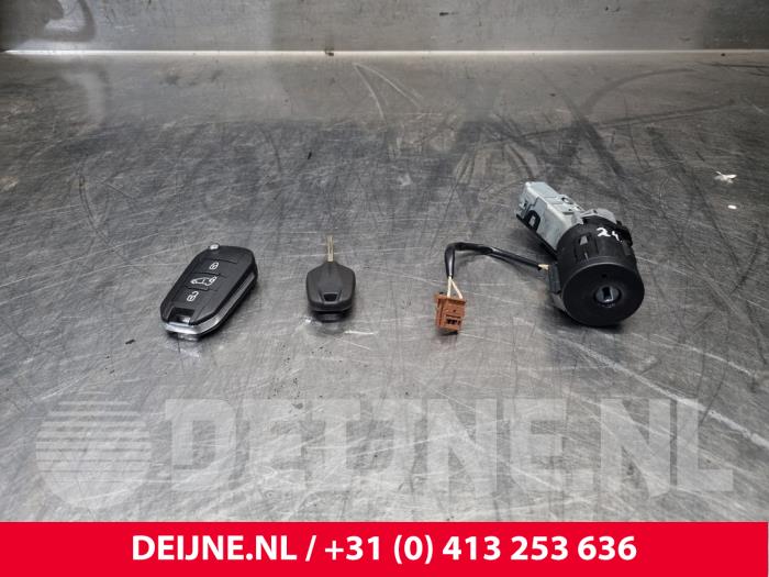 Peugeot Partner Kontaktslot+Sleutel O236086
