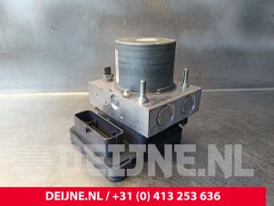 Gebruikte ABS Pomp Renault Master III (EV/HV/UV/VA/VB/VD/VF/VG/VJ) ZE 33 kWh Prijs € 363,00 Inclusief btw aangeboden door van Deijne Onderdelen Uden B.V.