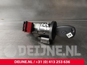 Renault Master Kontaktslot+Sleutel O236168 foto 2