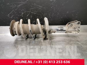 Gebruikte Veerpoot links-voor Renault Master III (EV/HV/UV/VA/VB/VD/VF/VG/VJ) ZE 33 kWh Prijs € 121,00 Inclusief btw aangeboden door van Deijne Onderdelen Uden B.V.