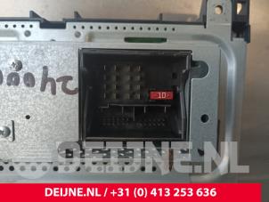 Mercedes Vito Display Multi Media regelunit O236230 foto 3