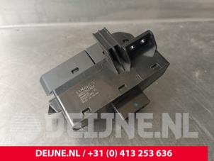 Lynk & Co 01 Panikbeleuchtung Schalter O236307 foto 3