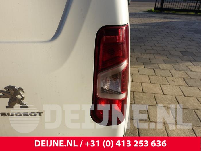 Peugeot Partner Taillight, right O236341
