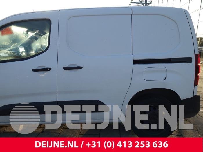 Peugeot Partner Schiebetür links O236373