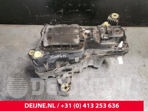 Gebruikte Adblue tank Peugeot Partner (EA//EF/EN/EU) 1.5 BlueHDi 75 Prijs € 453,75 Inclusief btw aangeboden door van Deijne Onderdelen Uden B.V.