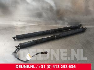 Gebruikte Gasdemperset Achterklep Volvo XC60 II (UZ) 2.0 T5 16V AWD Prijs € 350,00 Margeregeling aangeboden door van Deijne Onderdelen Uden B.V.