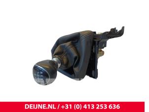 Gebruikte Versnellingspook Ford Transit Custom 2.2 TDCi 16V Prijs € 48,40 Inclusief btw aangeboden door van Deijne Onderdelen Uden B.V.