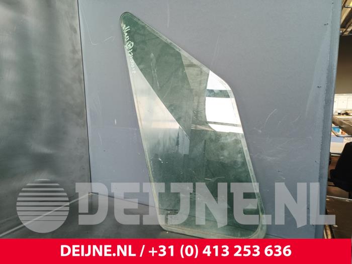 Volkswagen Crafter Driehoeks Ruit links-voor O236490