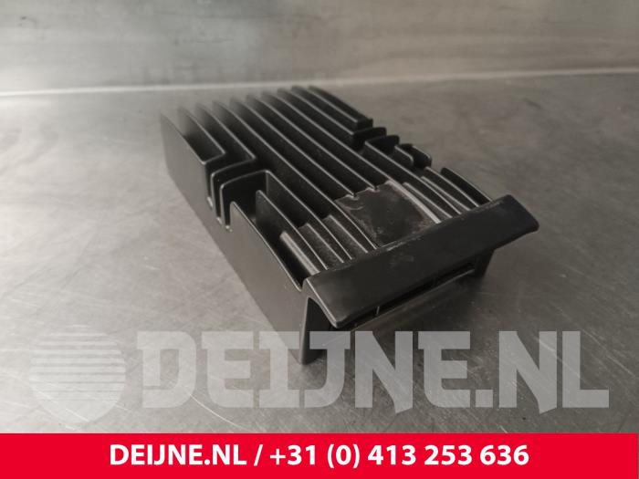 Lynk & Co 01 Radioverstärker O236568
