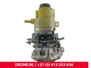 Opel Vivaro Lenkkraftverstärker Pumpe O236560 foto 3