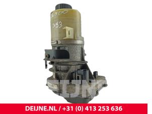 Opel Vivaro Lenkkraftverstärker Pumpe O236560 foto 2