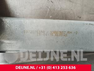 Opel Vivaro Ruitmechaniek 2Deurs rechts-voor O236574 foto 3