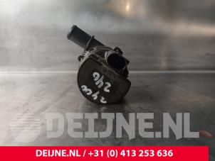 Renault Trafic Water pump O236591 photo 3