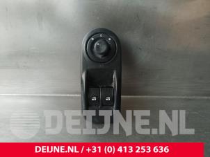 Gebruikte Ruit schakelaar elektrisch Nissan Primastar 2.0 dCi 120 Prijs € 36,30 Inclusief btw aangeboden door van Deijne Onderdelen Uden B.V.