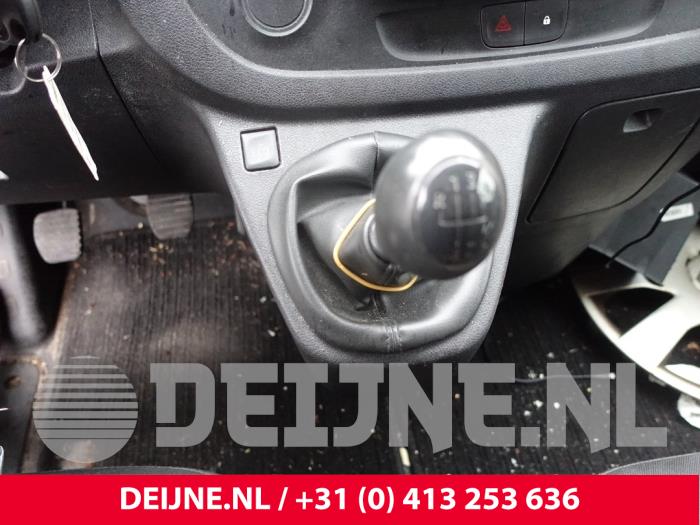 Renault Trafic Versnellingspook O236743