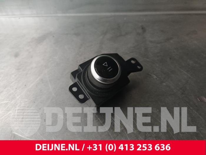Lynk & Co 01 MMI switch O236661