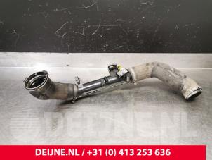 Gebruikte Intercooler Buis Volvo V70 (BW) 2.0 D4 16V Prijs € 50,00 Margeregeling aangeboden door van Deijne Onderdelen Uden B.V.
