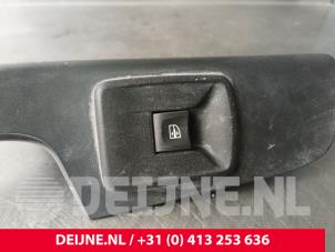 Renault Trafic Electric window switch O236767 photo 3