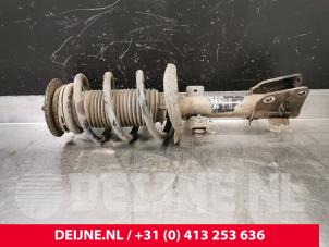 Gebruikte Mac Phersonpoot rechts-voor Renault Master III (MA/MB/MC/MD/MH/MF/MG/MH) 2.3 dCi 145 16V Prijs € 121,00 Inclusief btw aangeboden door van Deijne Onderdelen Uden B.V.