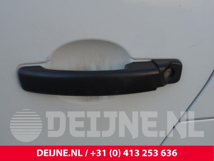Opel Vivaro Portiergreep 2Deurs links O237038