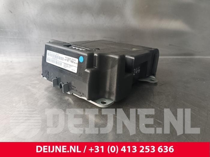 Gebruikte Head-up display Peugeot Expert (V1/VA/VB/VE/VF/VT/VY) 2.0 Blue HDi 180 16V Prijs € 211,75 Inclusief btw aangeboden door van Deijne Onderdelen Uden B.V.