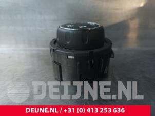 Peugeot Expert ESP Schalter O237232 foto 3