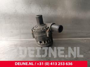 Gebruikte Waterpomp Renault Trafic New (FL) 2.0 dCi 16V 90 Prijs € 30,25 Inclusief btw aangeboden door van Deijne Onderdelen Uden B.V.