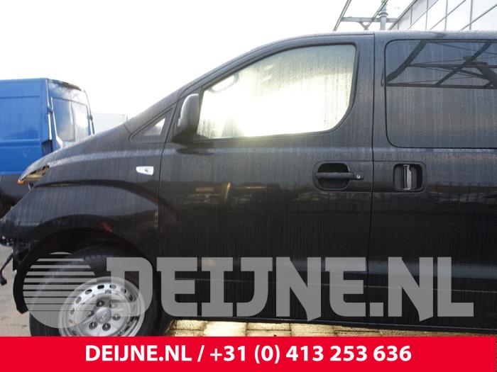 Hyundai H300 Tür 2-türig links O237450