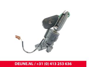Citroen Jumpy Ignition lock + key O237518 photo 3