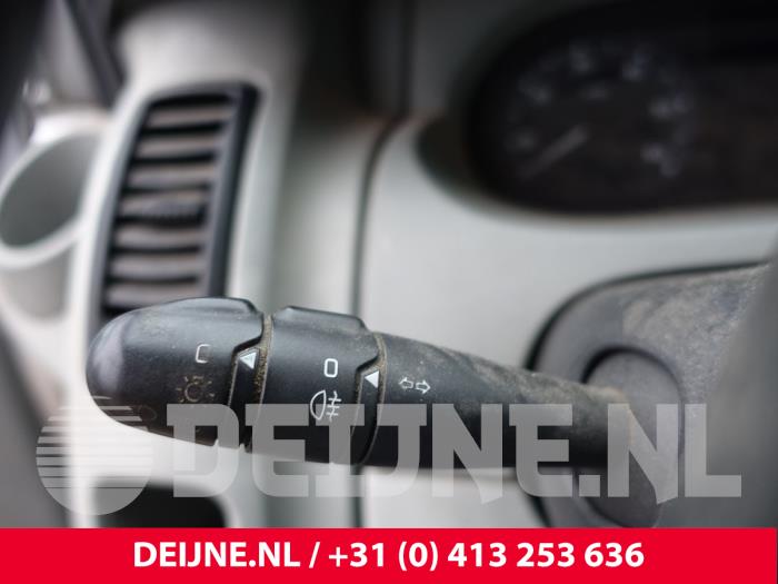 Nissan Primastar Steering column stalk O237589