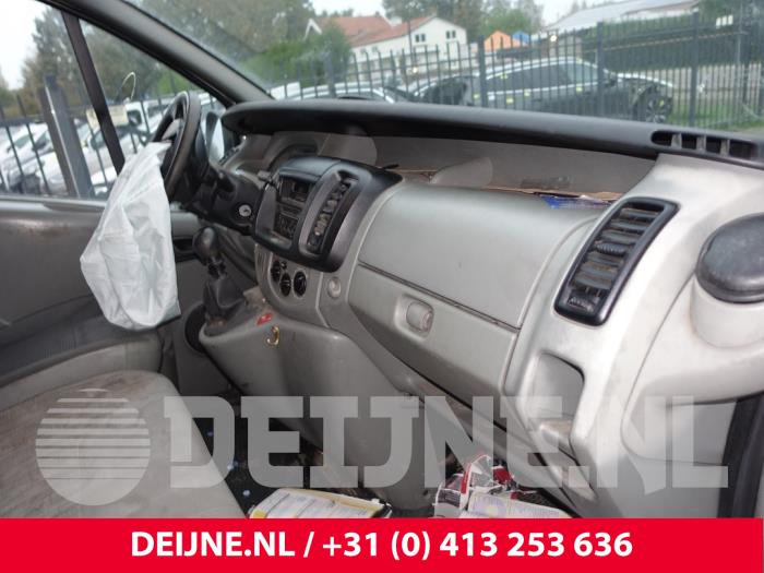 Nissan Primastar Glovebox O237590