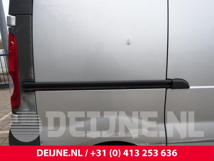Nissan Primastar Sliding door rail, right O237614