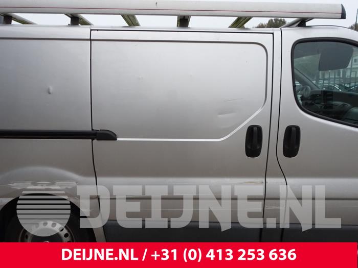 Nissan Primastar Sliding door, right O237615