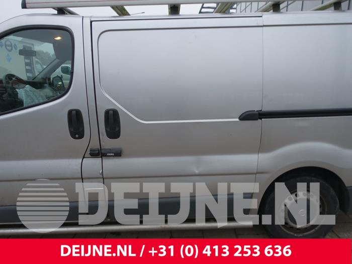 Nissan Primastar Sliding door, left O237629