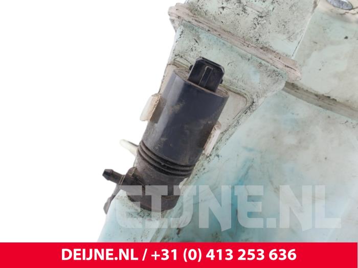 Volvo XC90 Scheibensprühertank vorne O237685