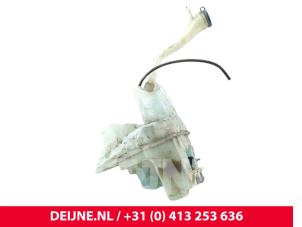 Volvo XC90 Front windscreen washer reservoir O237685 photo 3