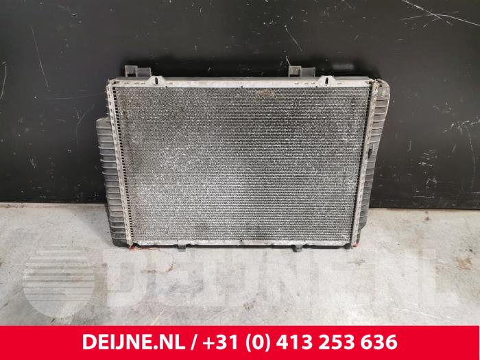 Gebruikte Radiateur Mercedes SLK (R170) 2.0 200 K 16V Prijs € 72,60 Inclusief btw aangeboden door van Deijne Onderdelen Uden B.V.