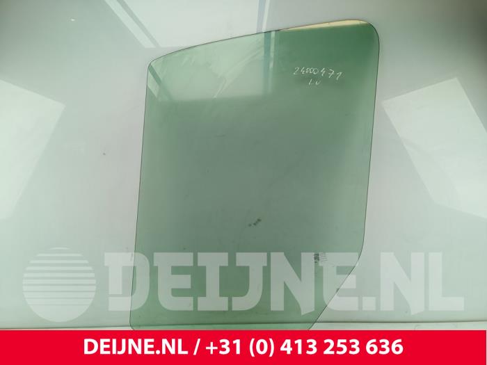 Mercedes Sprinter Door window 2-door, left O237792