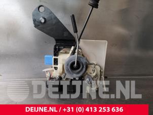 Volkswagen Transporter Türschlossmechanik 2-türig rechts O237898 foto 2
