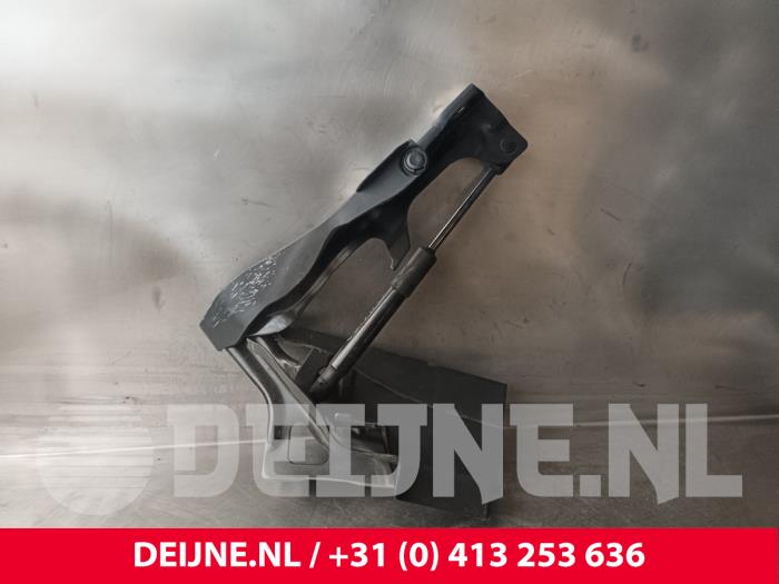 Lynk & Co 01 Motorhaube Scharnier O237917