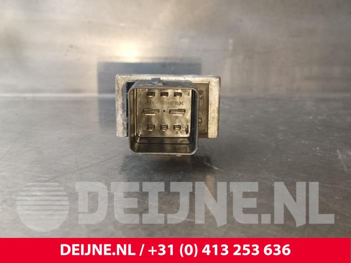 Renault Trafic Voorgloei Relais O238026