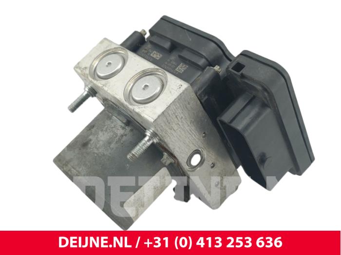 Gebruikte ABS Pomp Nissan NV 400 2.3 dCi 130 16V Prijs € 181,50 Inclusief btw aangeboden door van Deijne Onderdelen Uden B.V.