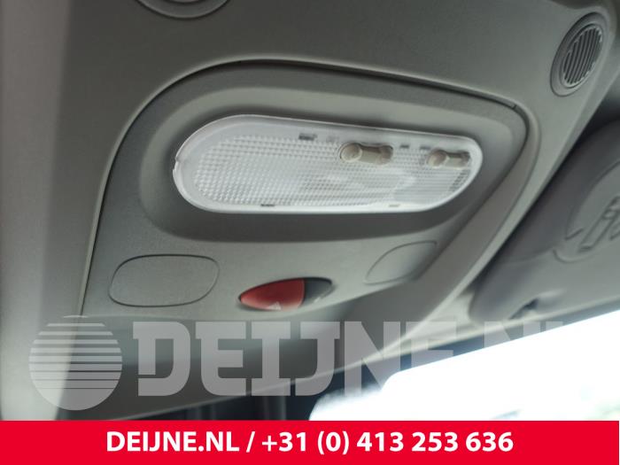 Nissan NV400 Innenbeleuchtung vorne O238318