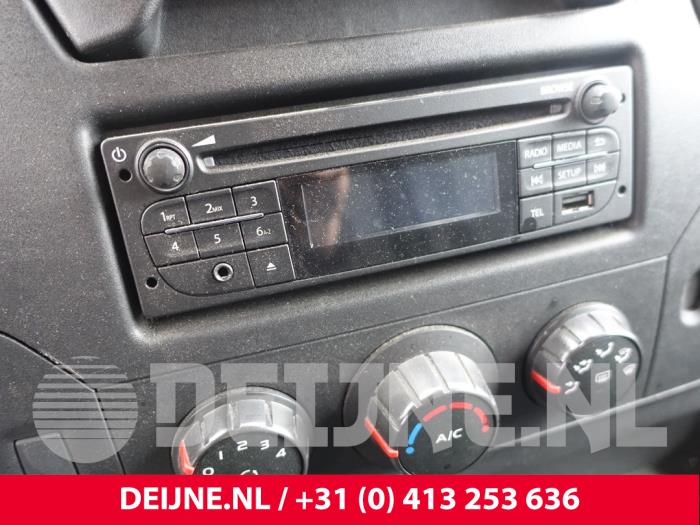 Nissan NV400 Radio O238342