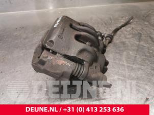 Nissan NV400 Front brake calliper, right O238347 photo 2
