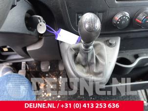 Gebruikte Pook Nissan NV 400 2.3 dCi 130 16V Prijs € 90,75 Inclusief btw aangeboden door van Deijne Onderdelen Uden B.V.