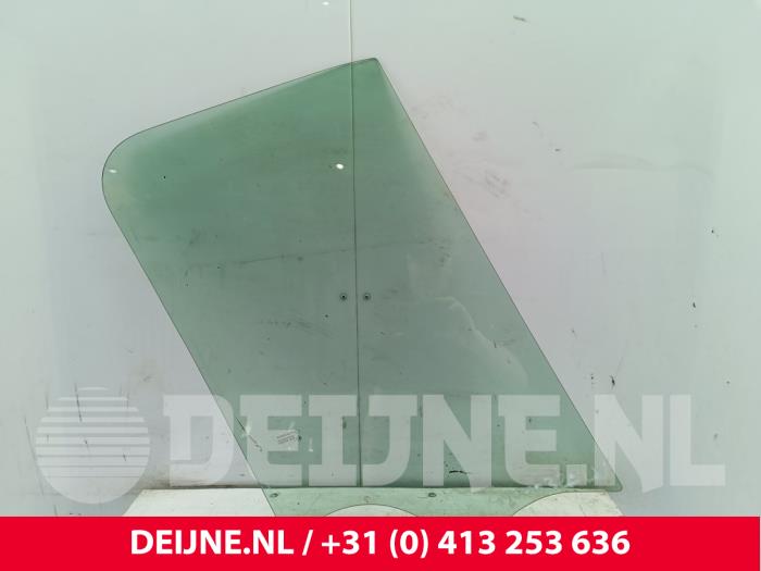 Nissan NV400 Portierruit 2Deurs links O238375