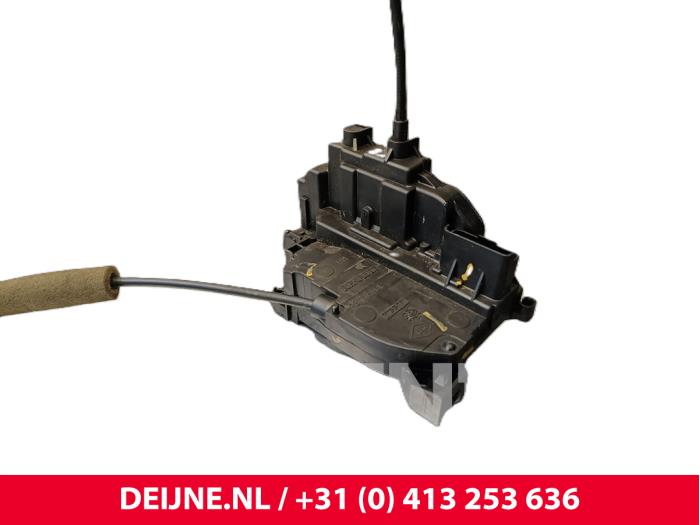 Nissan NV400 Türschlossmechanik 2-türig rechts O238377